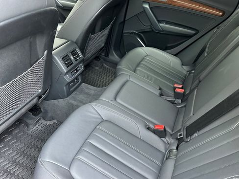 Used 2021 Audi Q5 2.0T Premium w/ Convenience Package AWD/4WD image 13