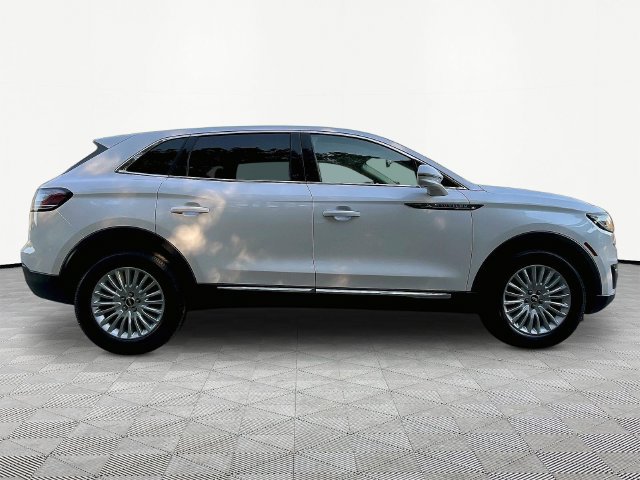 Used 2019 Lincoln Nautilus FWD image 4