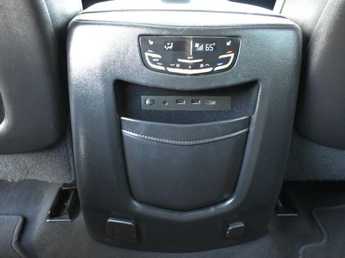 Used 2018 Cadillac Escalade Premium Luxury image 41