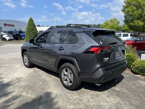 Used 2025 Toyota RAV4 XLE w/ Convenience Package FWD image 4