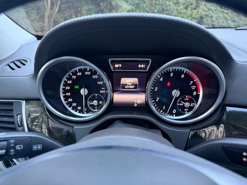 Used 2016 Mercedes-Benz GL 450 4MATIC image 32