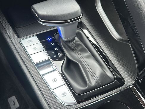 Used 2025 Hyundai Elantra Limited FWD image 21