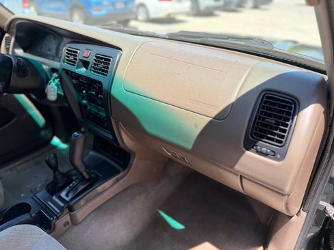 Used 2000 Toyota 4Runner SR5 AWD/4WD image 18