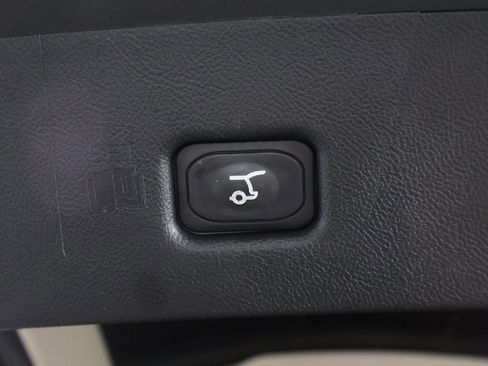 Used 2023 Lincoln Nautilus FWD w/ Premium Package image 20