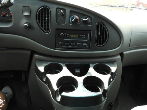 Used 2007 Ford E-150 and Econoline 150 RWD image 28