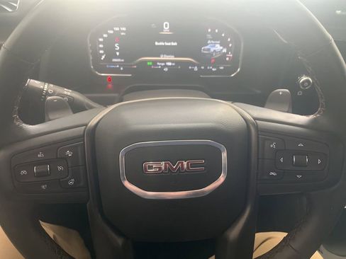 Used 2025 GMC Sierra 1500 AT4 w/ AT4 Premium Package AWD/4WD image 18