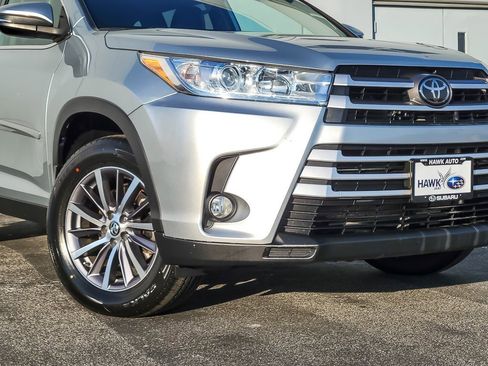 Used 2019 Toyota Highlander XLE image 2