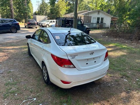 Used 2017 Hyundai Accent SE FWD image 5