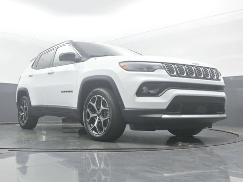 Used 2025 Jeep Compass Limited AWD/4WD image 44
