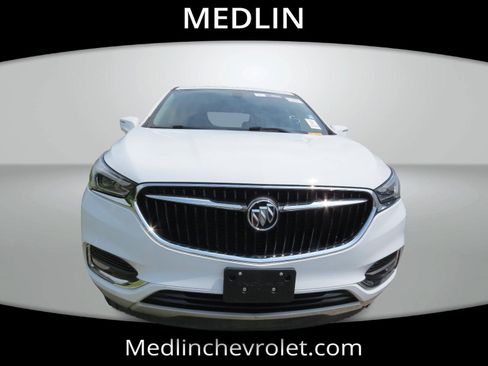 Used 2021 Buick Enclave Essence image 4