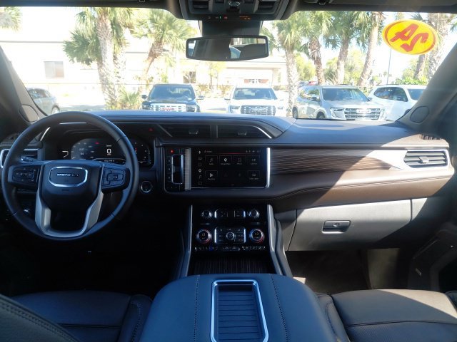 Used 2024 GMC Yukon Denali AWD/4WD image 25
