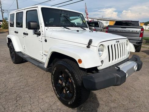 Used 2014 Jeep Wrangler Unlimited Sahara w/ Dual Top Group AWD/4WD image 3