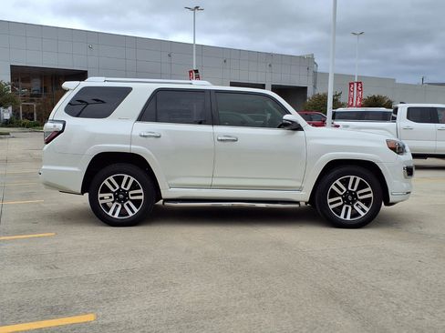 Used 2017 Toyota 4Runner Limited AWD/4WD image 4