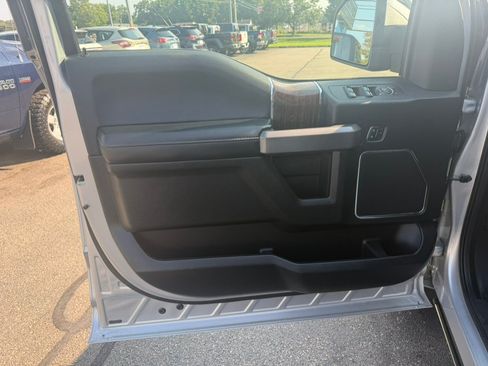 Used 2016 Ford F150 Platinum w/ Trailer Tow Package AWD/4WD image 12