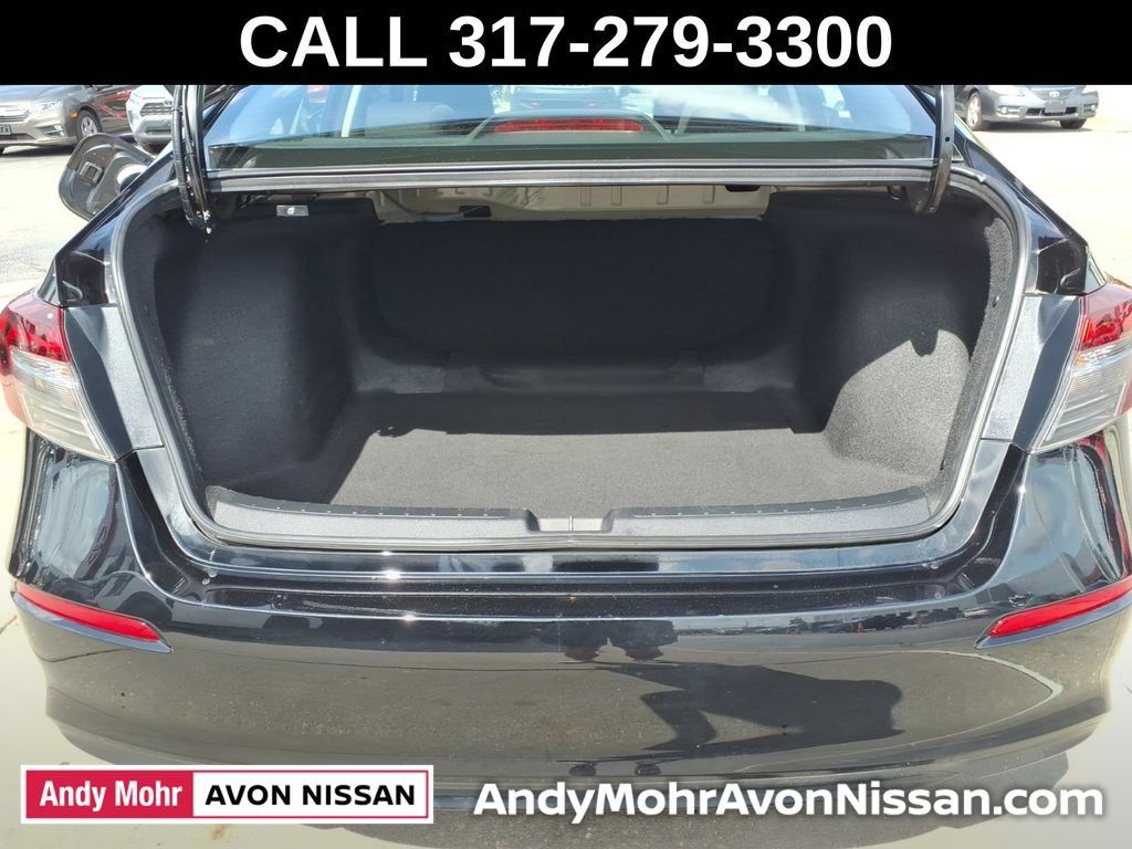 Used 2025 Honda Civic LX image 9