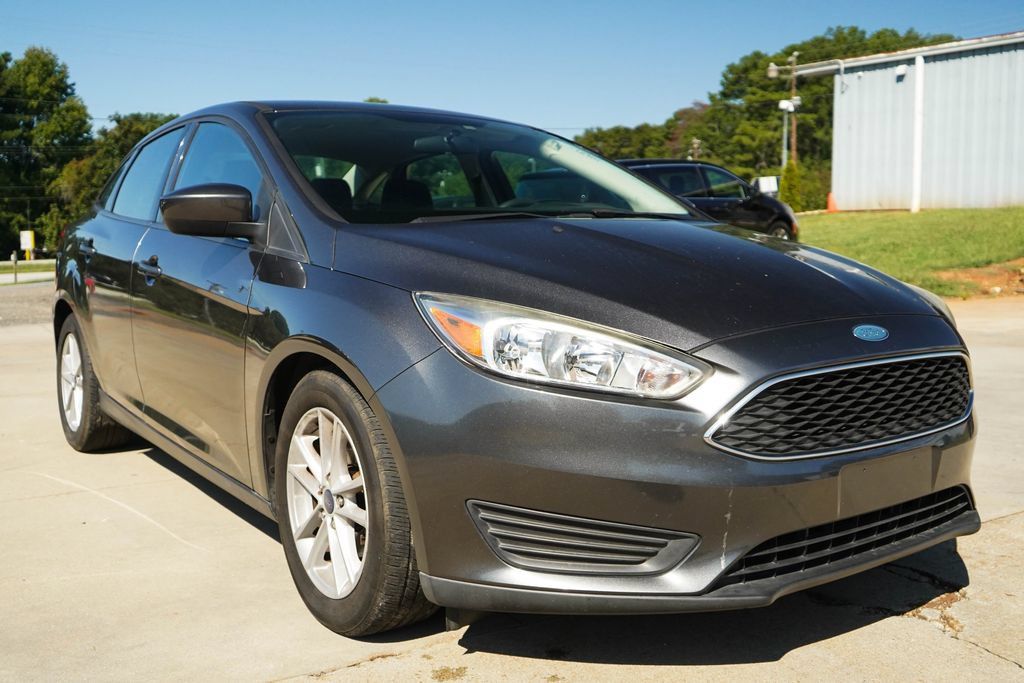 Used 2018 Ford Focus SE FWD image 34