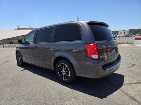 Used 2017 Dodge Grand Caravan GT FWD image 3