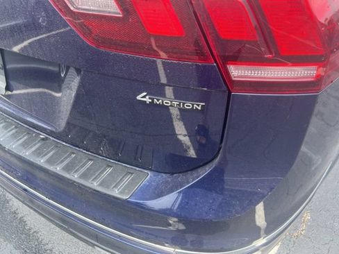 Used 2022 Volkswagen Tiguan SEL R-Line AWD/4WD image 9