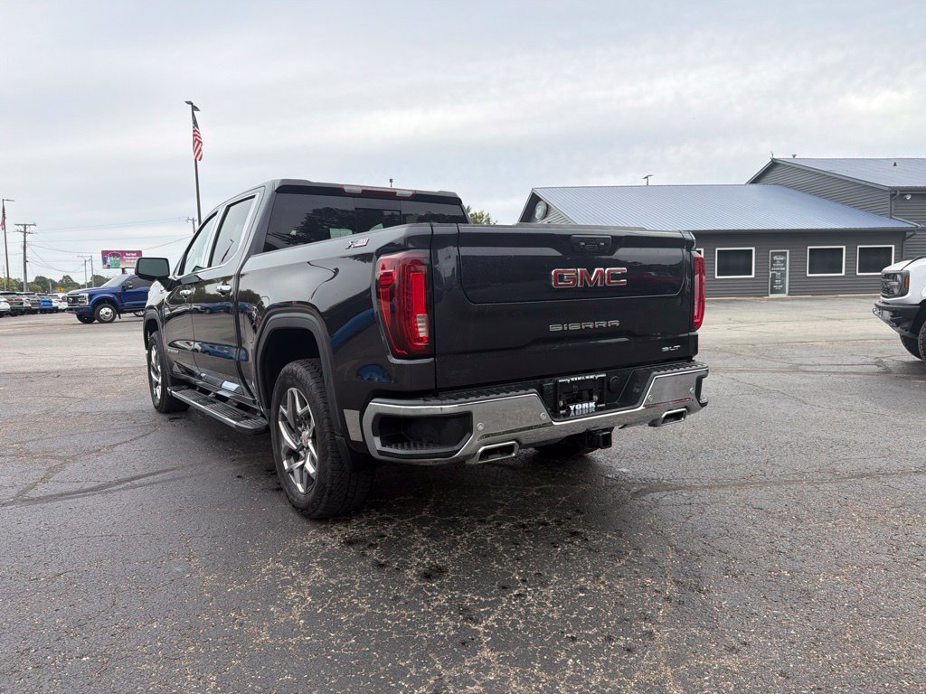 Used 2022 GMC Sierra 1500 SLT w/ SLT Premium Plus Package AWD/4WD image 4