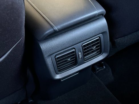 Certified 2024 Toyota Venza LE image 16