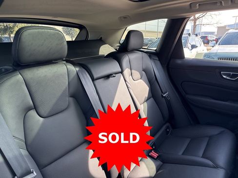 Certified 2023 Volvo XC60 B5 Plus w/ Protection Package Premier image 10