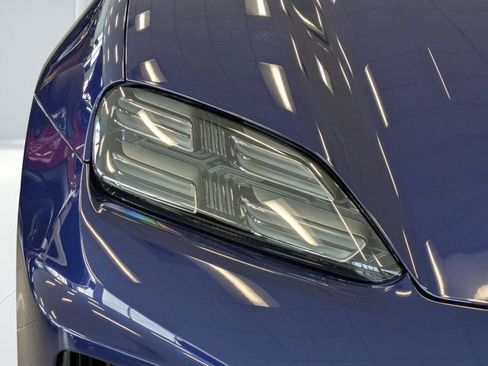 Used 2024 Porsche Macan Turbo Electric AWD/4WD image 10
