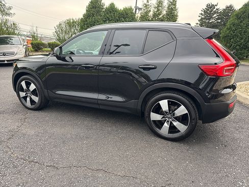 Used 2020 Volvo XC40 T5 Momentum w/ Protection Package Premier AWD/4WD image 10