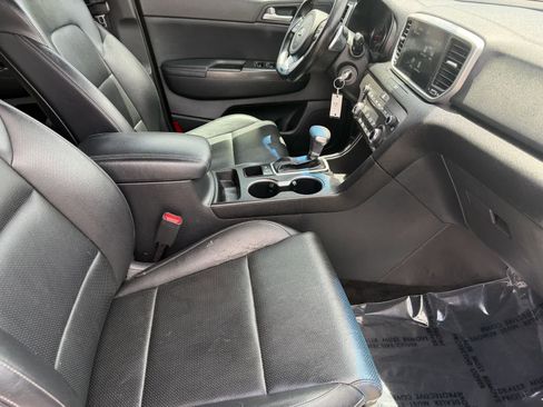 Used 2020 Kia Sportage S FWD image 11