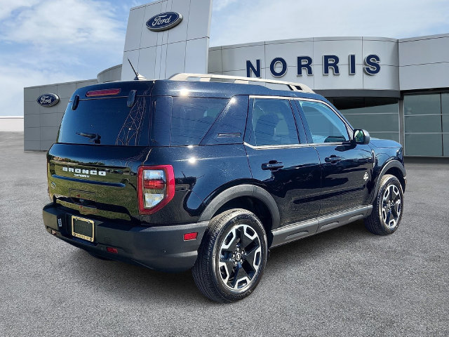 Certified 2024 Ford Bronco Sport Outer Banks w/ Tech Package AWD/4WD image 4