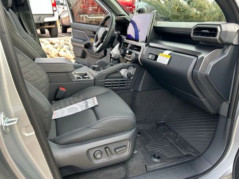 Used 2026 Toyota Sequoia Platinum image 19