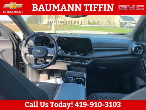 Used 2025 Chevrolet Equinox LT FWD image 17