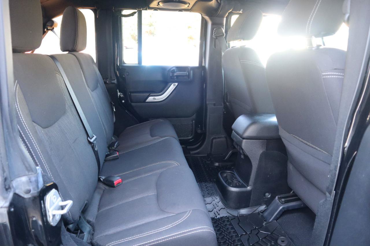 Used 2014 Jeep Wrangler Unlimited Rubicon w/ Connectivity Group AWD/4WD image 42