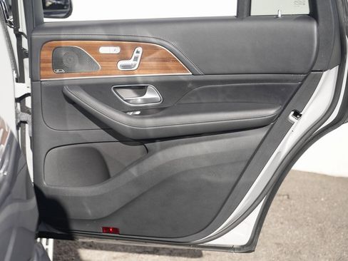 Used 2024 Mercedes-Benz GLS 580 4MATIC image 42