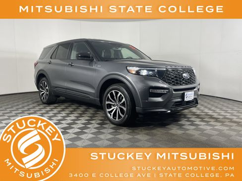 Used 2022 Ford Explorer ST-Line image 1