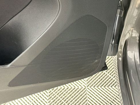 Used 2012 Volkswagen Tiguan S image 22