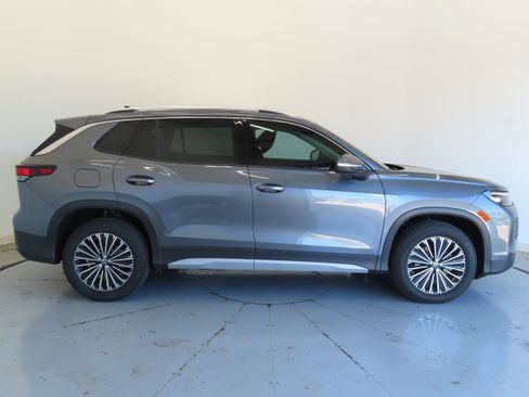 New 2025 Volkswagen Tiguan S image 2