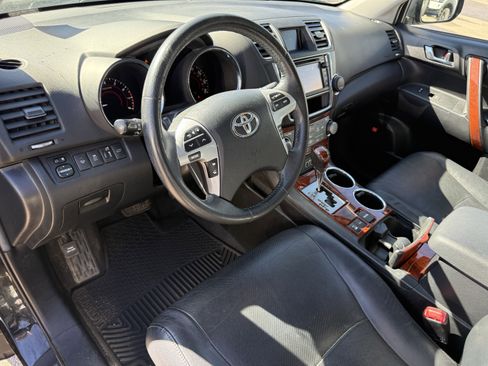 Used 2013 Toyota Highlander Limited image 11