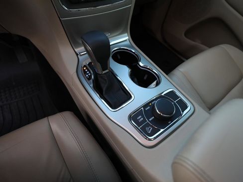 Used 2017 Jeep Grand Cherokee Limited AWD/4WD image 21