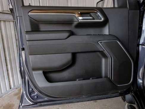 Used 2024 Chevrolet Silverado 1500 LT w/ Z71 Off-Road Package image 43