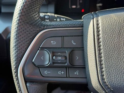 Used 2025 Toyota Tacoma SR5 AWD/4WD image 20