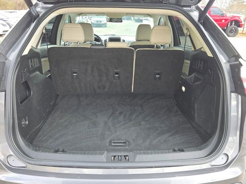 Used 2022 Ford Edge Titanium image 11
