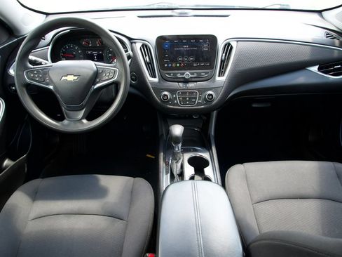 Used 2024 Chevrolet Malibu LT FWD image 11