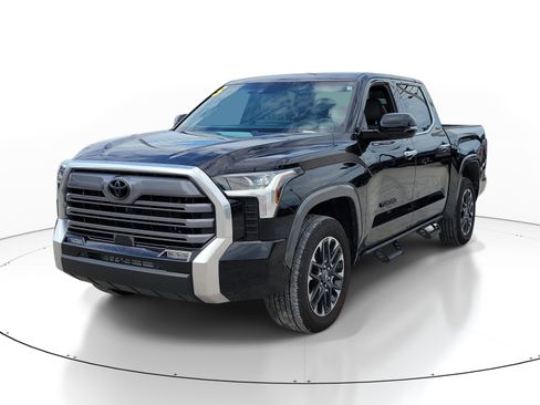 Used 2025 Toyota Tundra Limited AWD/4WD image 3