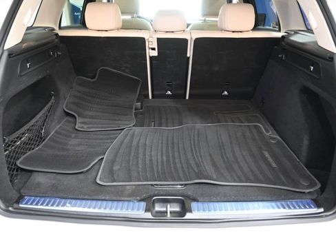 Used 2019 Mercedes-Benz GLC 300 4MATIC w/ Premium Package image 14