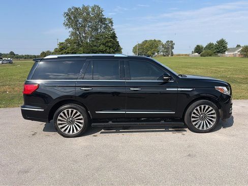 Used 2018 Lincoln Navigator Reserve w/ Technology Package AWD/4WD image 8