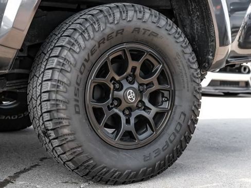 Used 2020 Toyota Tacoma SR5 image 68