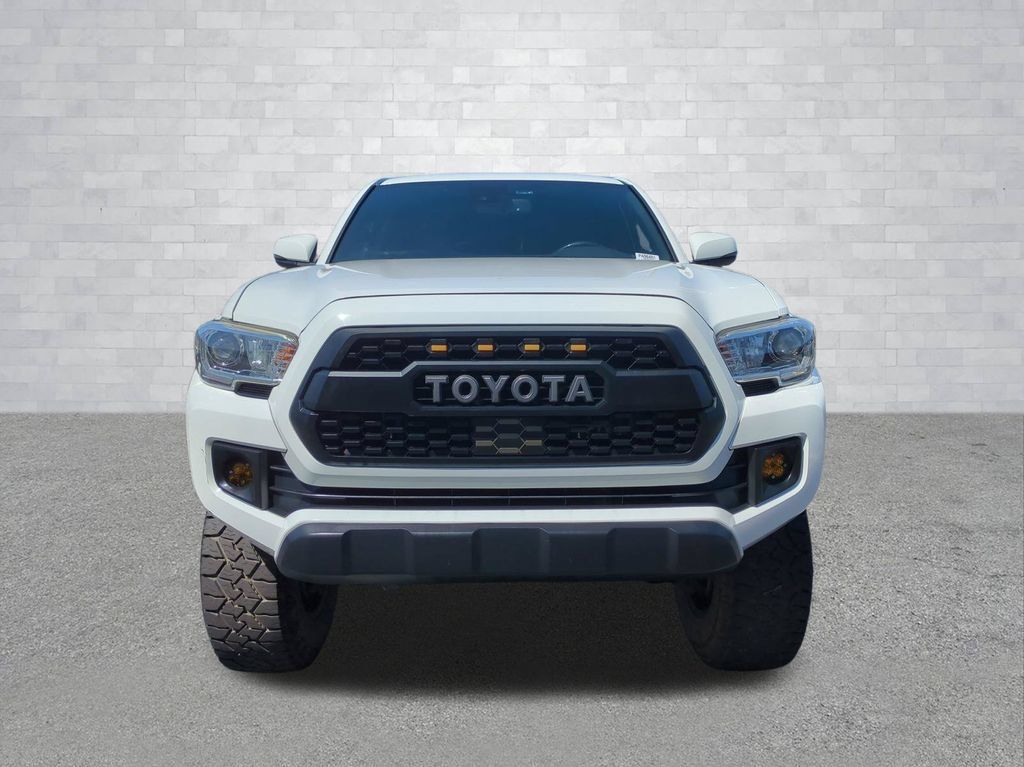 Used 2019 Toyota Tacoma TRD Off-Road AWD/4WD image 10