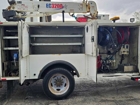 Used 2018 Ford F550 4x4 Regular Cab Super Duty image 12
