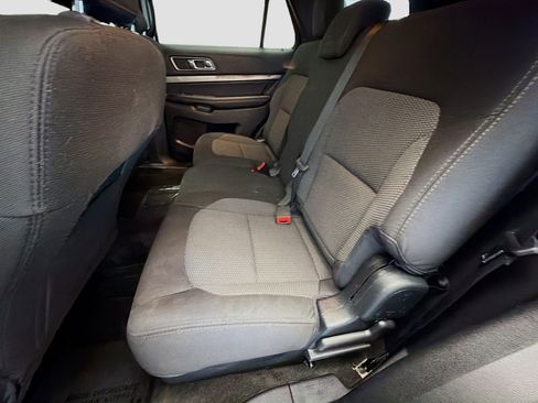 Used 2018 Ford Explorer XLT FWD image 13