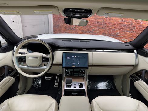 Used 2023 Land Rover Range Rover SE AWD/4WD image 13